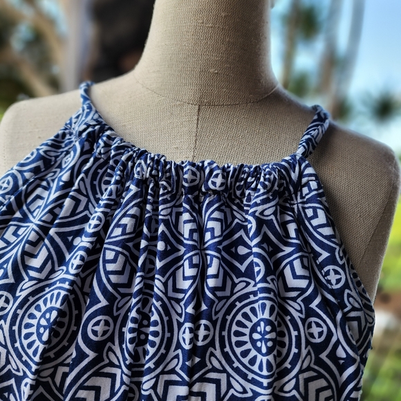 Top - Picture 2 of 5